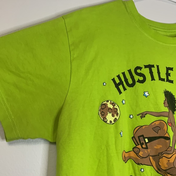Hustle gang, planet moves short sleeve Tee. Green - size Large. - Picture 3 of 8